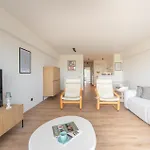 Met 3 Slaapkamers, Terras En Prachtig Uitzicht *