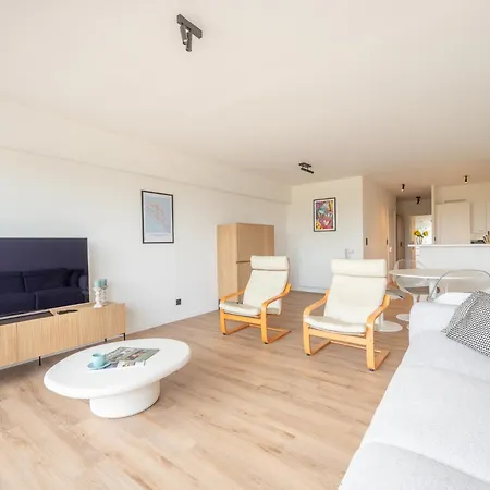 Met 3 Slaapkamers, Terras En Prachtig Uitzicht *