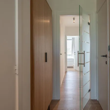 Met 3 Slaapkamers, Terras En Prachtig Uitzicht *